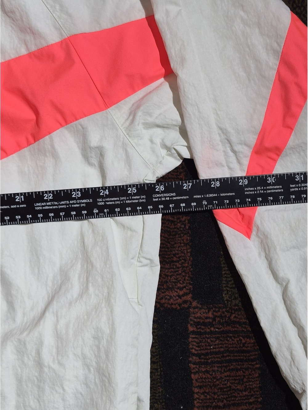 Nike Big Pink Swoosh White Gray Mesh Lined Zip Windbreaker - Picture 7 of 7